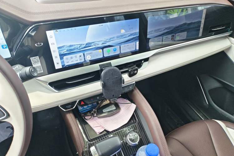 Used Geely Auto Monjaro L 2021 2.0TD DCT EVO Two-Wheel Drive Prestige Version Audio And AC Panel