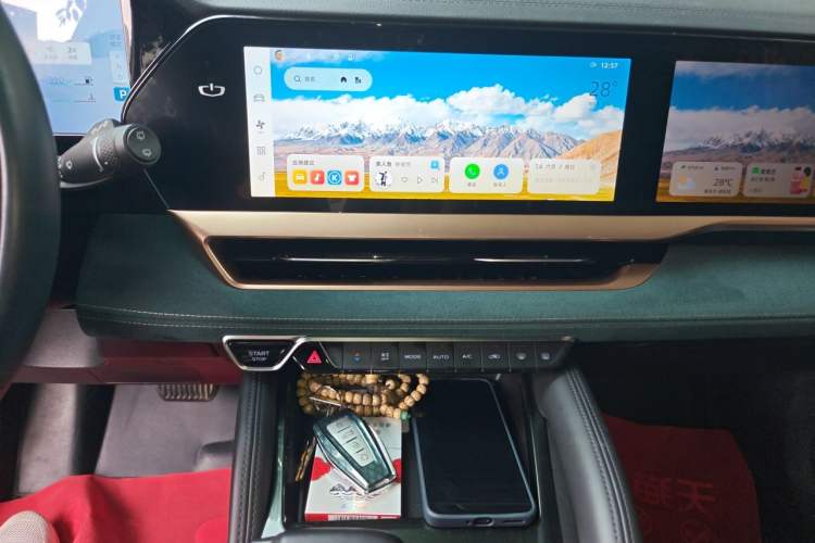 Used Geely Auto Monjaro L 2021 2.0TD DCT EVO Two-Wheel Drive Prestige Version Audio And AC Panel
