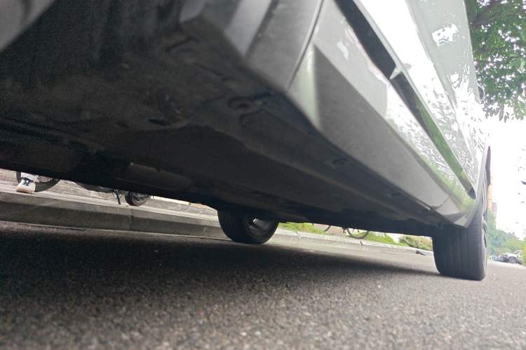 Used Geely Auto Monjaro L 2021 2.0TD DCT EVO Two-Wheel Drive Prestige Version Chassis Front Left