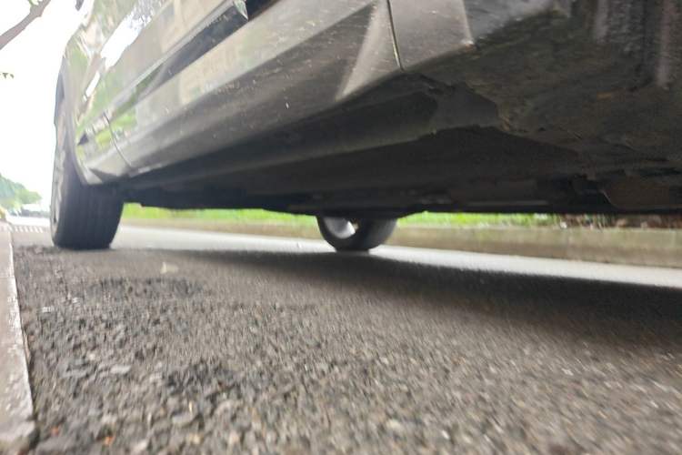 Used Geely Auto Monjaro L 2021 2.0TD DCT EVO Two-Wheel Drive Prestige Version Chassis Front Right