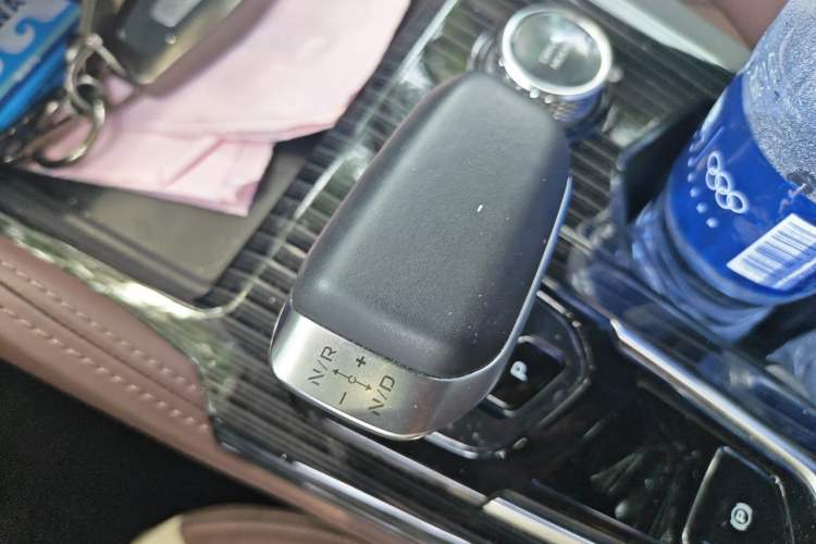 Used Geely Auto Monjaro L 2021 2.0TD DCT EVO Two-Wheel Drive Prestige Version Gear Lever