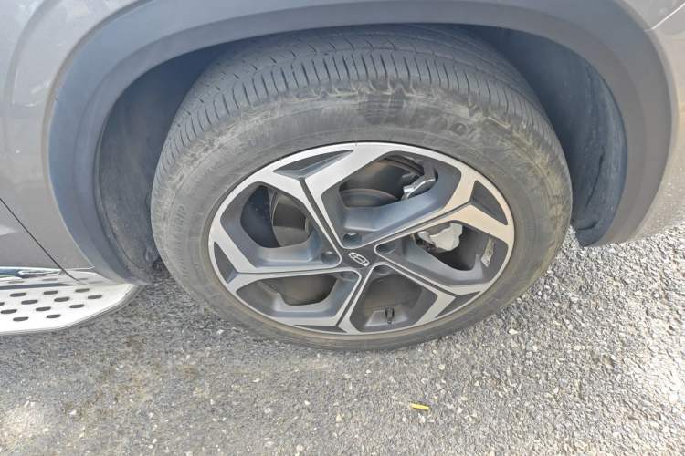 Used Geely Auto Monjaro L 2021 2.0TD DCT EVO Two-Wheel Drive Prestige Version Right Front Wheel Hub