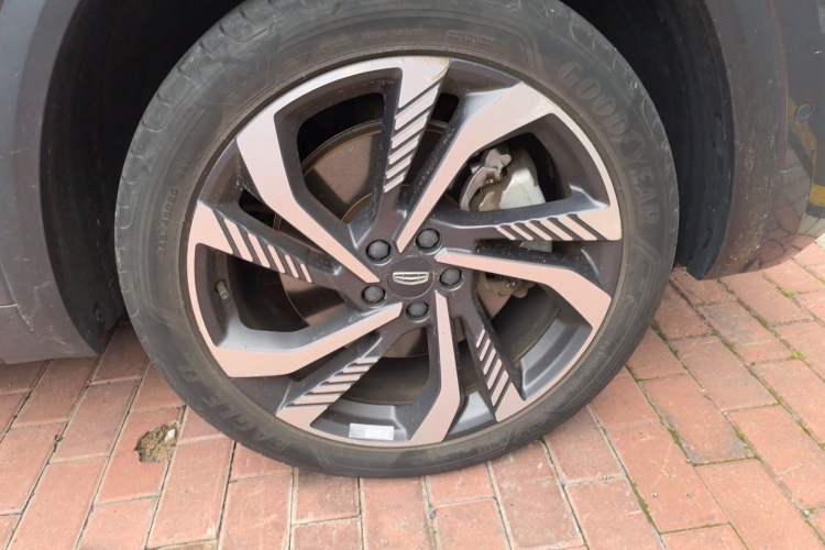 Used Geely Auto Monjaro L 2021 2.0TD High-Power Automatic All-Wheel-Drive Flagship Version Right Front Wheel Hub