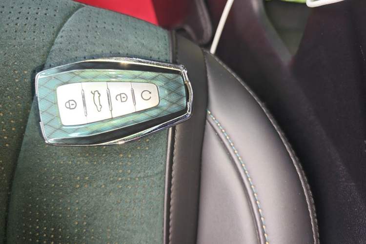 Used Geely Auto Monjaro L 2021 2.0TD DCT EVO Two-Wheel Drive Prestige Version Vehicle Key