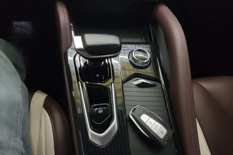 Used Geely Auto Monjaro L 2021 2.0TD High-Power Automatic All-Wheel Drive Luxury Version Gear Lever