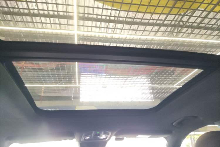 Used Geely Auto Monjaro L 2021 2.0TD High-Power Automatic All-Wheel Drive Luxury Version Headliner