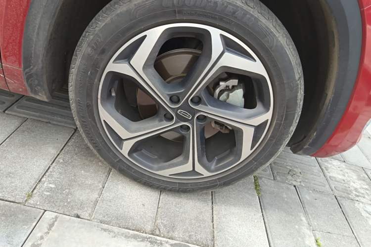 Used Geely Auto Monjaro L 2021 2.0TD DCT EVO Two-Wheel Drive Prestige Version Right Front Wheel Hub