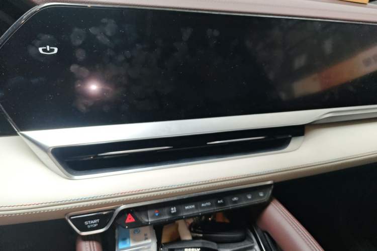 Used Geely Auto Monjaro L 2021 2.0TD High-Power Automatic All-Wheel-Drive Flagship Version Audio And AC Panel