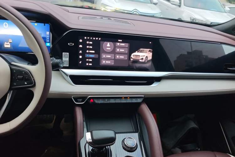 Used Geely Auto Monjaro L 2021 2.0TD DCT EVO Two-Wheel Drive Prestige Version Audio And AC Panel
