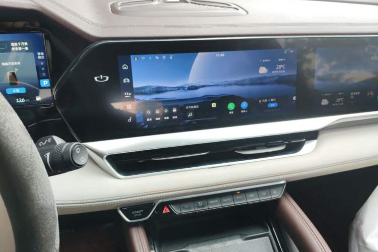 Used Geely Auto Monjaro L 2021 2.0TD DCT EVO Two-Wheel-Drive Flagship Version Audio And AC Panel