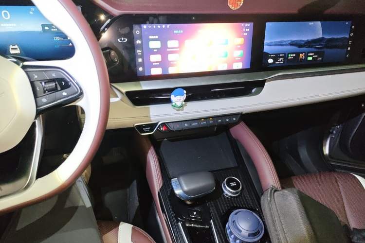 Used Geely Auto Monjaro L 2021 2.0TD DCT EVO Two-Wheel Drive Prestige Version Audio And AC Panel