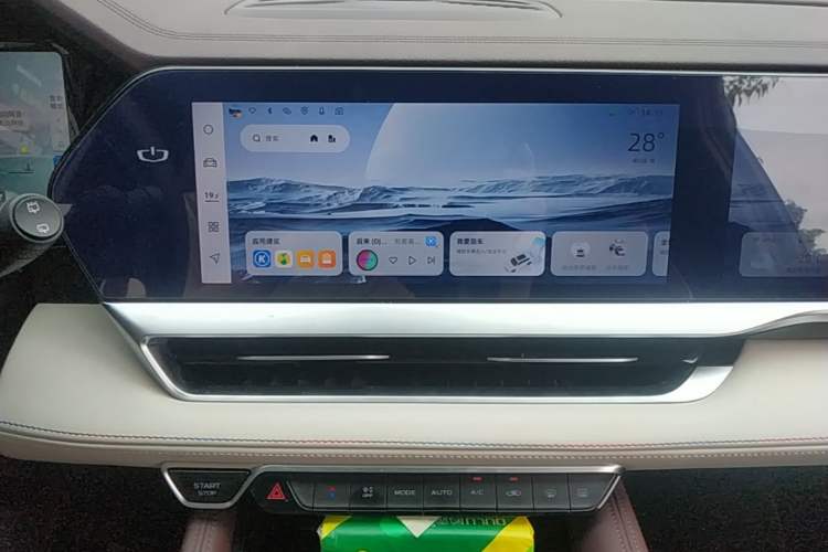 Used Geely Auto Monjaro L 2021 2.0TD DCT EVO Two-Wheel Drive Smart Luxury Version Audio And AC Panel