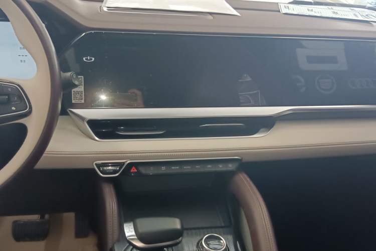 Used Geely Auto Monjaro L 2021 2.0TD High-Power Automatic All-Wheel Drive Luxury Version Audio And AC Panel