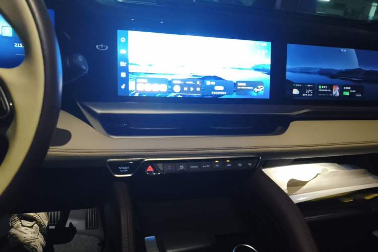Used Geely Auto Monjaro L 2021 2.0TD DCT EVO Two-Wheel Drive Prestige Version Audio And AC Panel