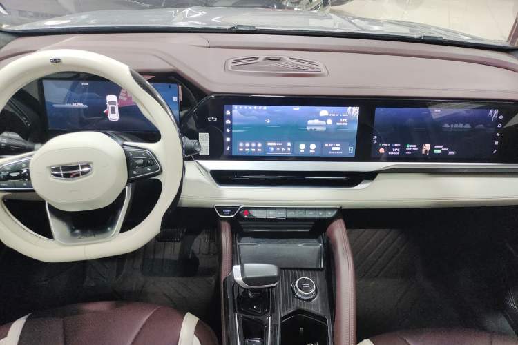 Used Geely Auto Monjaro L 2021 2.0TD DCT EVO Two-Wheel Drive Smart Luxury Version Audio And AC Panel