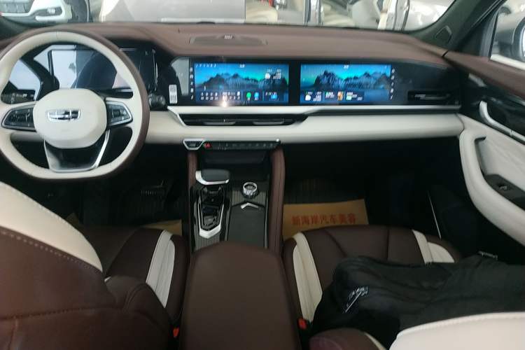 Used Geely Auto Monjaro L 2021 2.0TD DCT EVO Two-Wheel Drive Prestige Version Audio And AC Panel