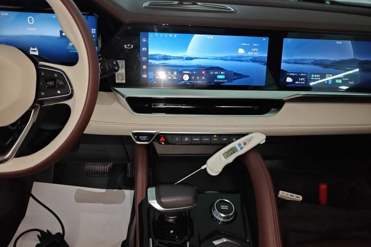 Used Geely Auto Monjaro L 2021 2.0TD DCT EVO Two-Wheel Drive Prestige Version Audio And AC Panel