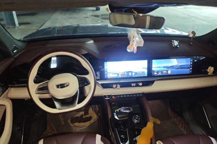 Used Geely Auto Monjaro L 2021 2.0TD DCT EVO Two-Wheel Drive Smart Luxury Version Center Console