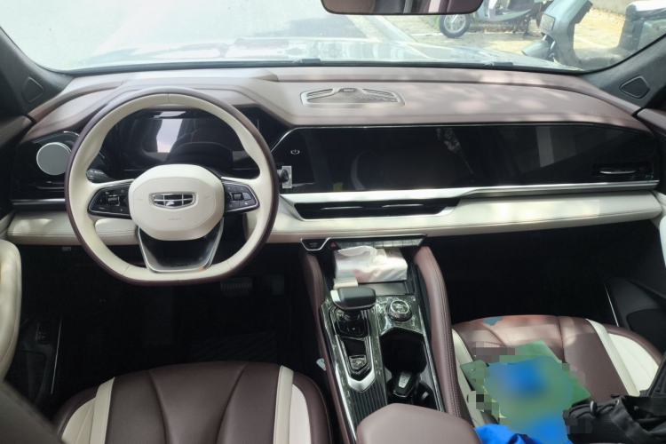 Used Geely Auto Monjaro L 2021 2.0TD DCT EVO Two-Wheel Drive Prestige Version Center Console