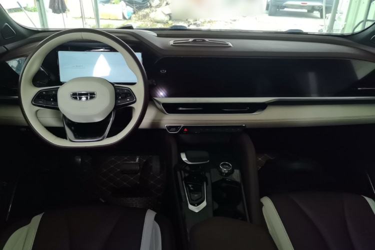 Used Geely Auto Monjaro L 2021 2.0TD DCT EVO Two-Wheel Drive Prestige Version Center Console