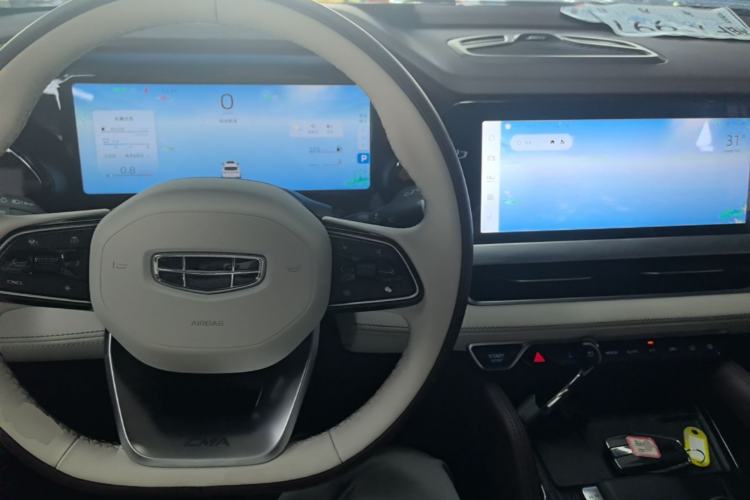 Used Geely Auto Monjaro L 2021 2.0TD DCT EVO Two-Wheel-Drive Flagship Version Center Console