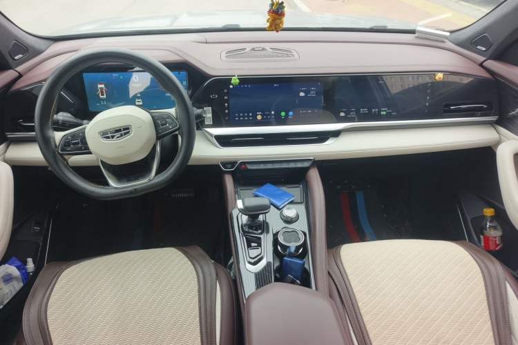 Used Geely Auto Monjaro L 2021 2.0TD DCT EVO Two-Wheel Drive Smart Luxury Version Center Console