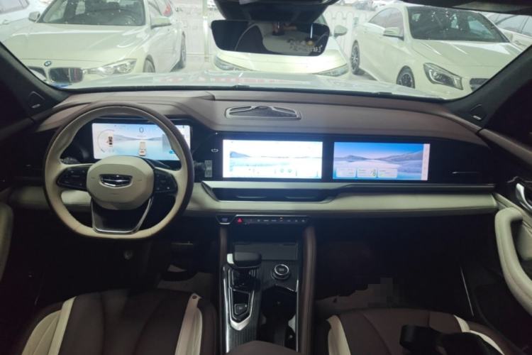 Used Geely Auto Monjaro L 2021 2.0TD DCT EVO Two-Wheel Drive Smart Luxury Version Center Console