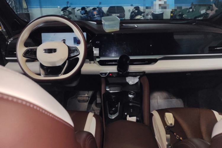 Used Geely Auto Monjaro L 2021 2.0TD DCT EVO Two-Wheel Drive Prestige Version Center Console