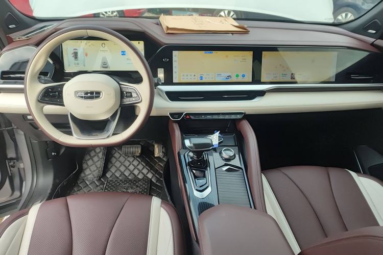 Used Geely Auto Monjaro L 2021 2.0TD DCT EVO Two-Wheel Drive Smart Luxury Version Center Console