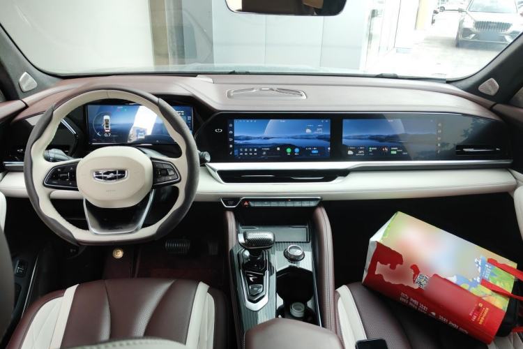 Used Geely Auto Monjaro L 2021 2.0TD DCT EVO Two-Wheel-Drive Flagship Version Center Console