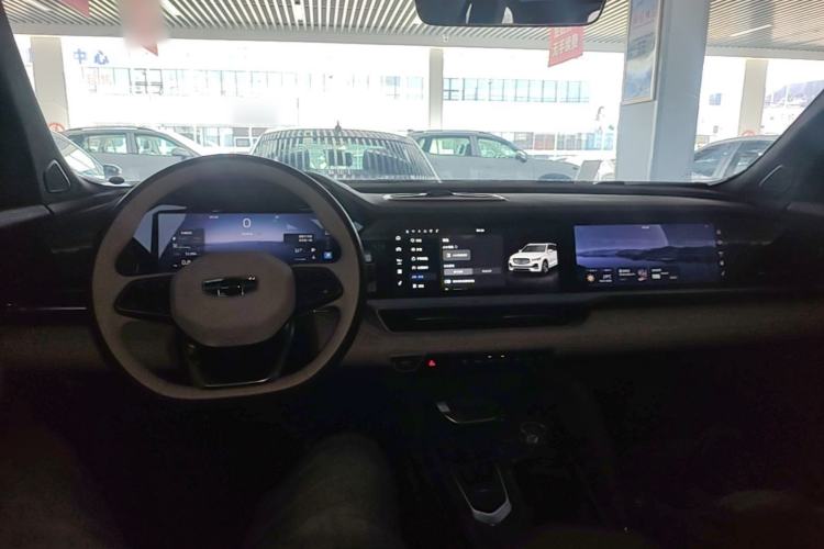 Used Geely Auto Monjaro L 2021 2.0TD DCT EVO Two-Wheel Drive Prestige Version Center Console