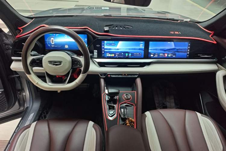 Used Geely Auto Monjaro L 2021 2.0TD DCT EVO Two-Wheel Drive Prestige Version Center Console