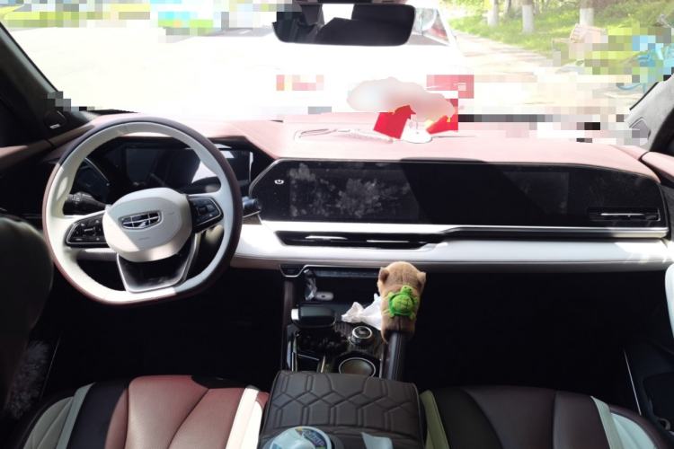 Used Geely Auto Monjaro L 2021 2.0TD DCT EVO Two-Wheel Drive Smart Luxury Version Center Console
