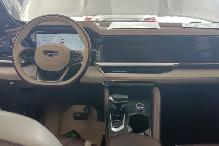 Used Geely Auto Monjaro L 2021 2.0TD High-Power Automatic All-Wheel Drive Luxury Version Center Console