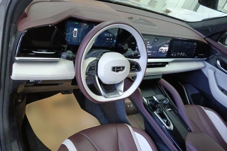 Used Geely Auto Monjaro L 2021 2.0TD DCT EVO Two-Wheel Drive Prestige Version Center Console