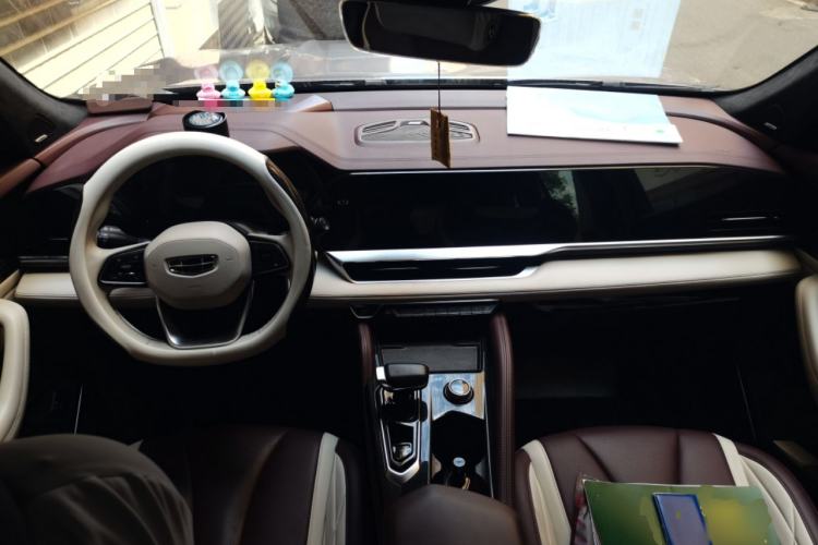 Used Geely Auto Monjaro L 2021 2.0TD DCT EVO Two-Wheel Drive Smart Luxury Version Center Console