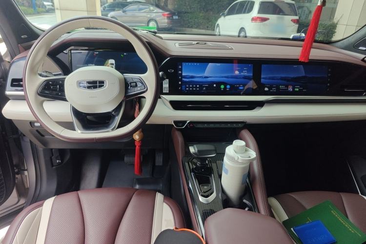 Used Geely Auto Monjaro L 2021 2.0TD DCT EVO Two-Wheel Drive Smart Luxury Version Center Console