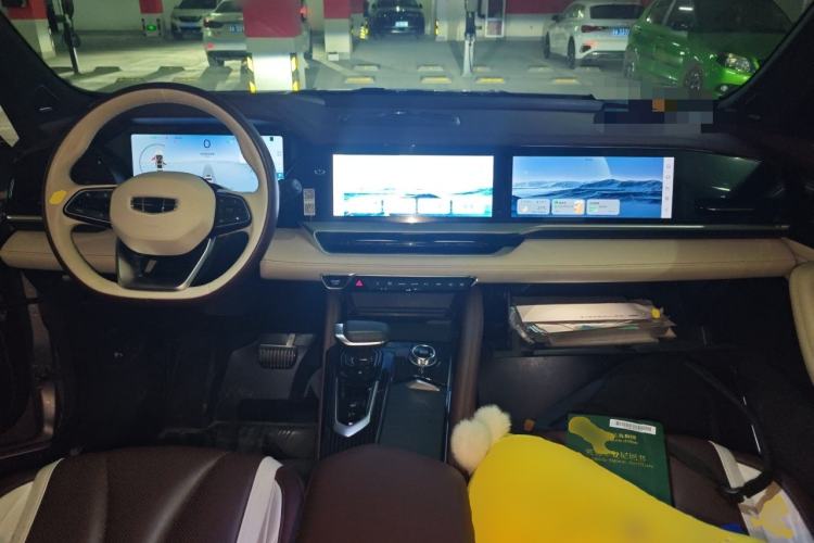 Used Geely Auto Monjaro L 2021 2.0TD DCT EVO Two-Wheel Drive Smart Luxury Version Center Console