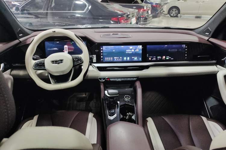 Used Geely Auto Monjaro L 2021 2.0TD DCT EVO Two-Wheel Drive Smart Luxury Version Center Console