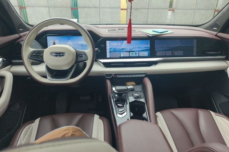 Used Geely Auto Monjaro L 2021 2.0TD High-Power Automatic All-Wheel-Drive Flagship Version Center Console