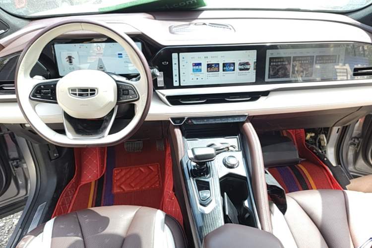 Used Geely Auto Monjaro L 2021 2.0TD DCT EVO Two-Wheel Drive Smart Luxury Version Center Console