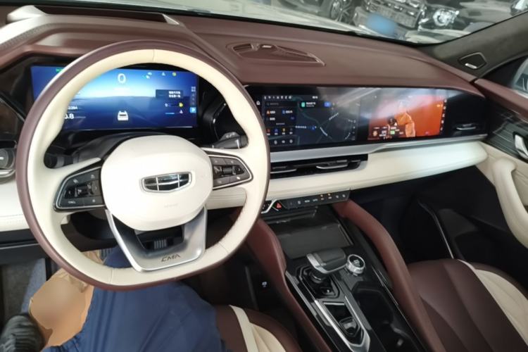 Used Geely Auto Monjaro L 2021 2.0TD DCT EVO Two-Wheel-Drive Flagship Version Center Console