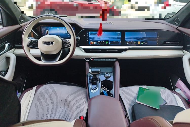 Used Geely Auto Monjaro L 2021 2.0TD High-Power Automatic All-Wheel-Drive Flagship Version Center Console