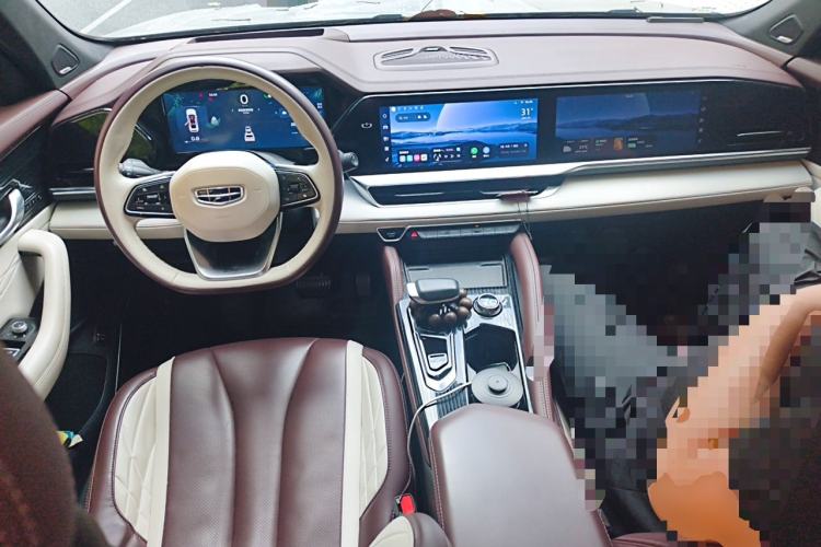 Used Geely Auto Monjaro L 2021 2.0TD High-Power Automatic All-Wheel-Drive Flagship Version Center Console