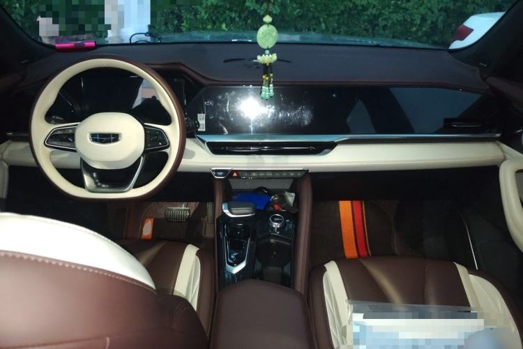 Used Geely Auto Monjaro L 2021 2.0TD High-Power Automatic All-Wheel Drive Luxury Version Center Console
