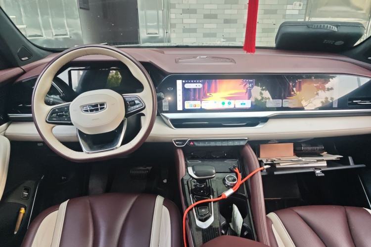 Used Geely Auto Monjaro L 2021 2.0TD DCT EVO Two-Wheel Drive Smart Luxury Version Center Console