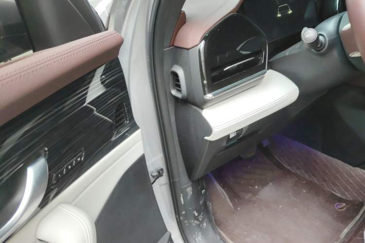 Used Geely Auto Monjaro L 2021 2.0TD DCT EVO Two-Wheel Drive Prestige Version Driver Seat