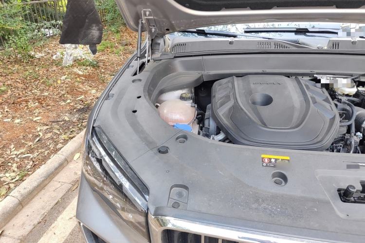 Used Geely Auto Monjaro L 2021 2.0TD High-Power Automatic All-Wheel Drive Luxury Version Engine Bay Right