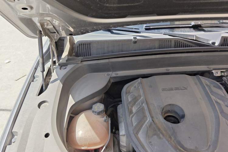 Used Geely Auto Monjaro L 2021 2.0TD DCT EVO Two-Wheel Drive Prestige Version Engine Bay Right