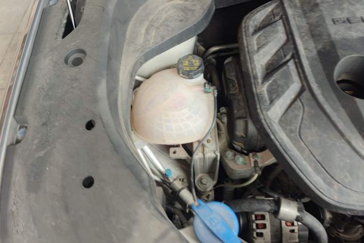 Used Geely Auto Monjaro L 2021 2.0TD DCT EVO Two-Wheel Drive Smart Luxury Version Engine Bay Right